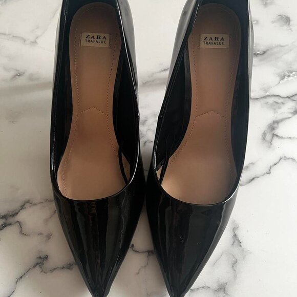 Zara Women's Black Courts - Picture 1 of 7